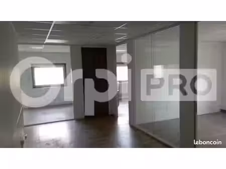 bureau 95 m²