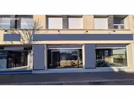 vaste local commercial 190 m² refait à neuf  idéalement placé (face lidl) - saumur rue de 