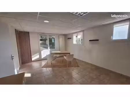 salle de consultation à louer