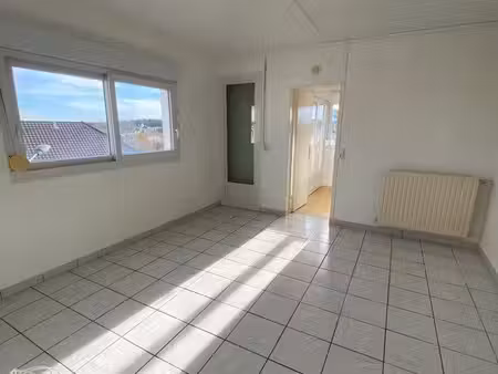 appartement à louer 49m2 avec balcon