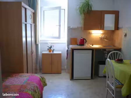 jolie chambre meublée pour étudiante