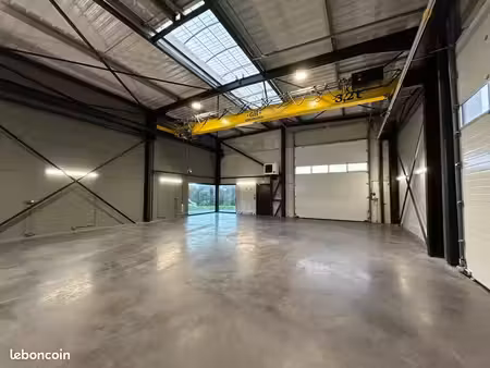 local bureaux 390 m²