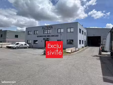 local d'activité 1 348 m²