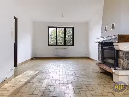 maison rouge 5 pièce(s) 101.97 m2
