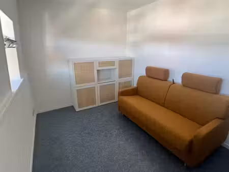 studio 22m2 avec cave et parking