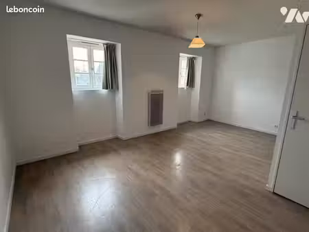 studio 1 pièce 28 m²