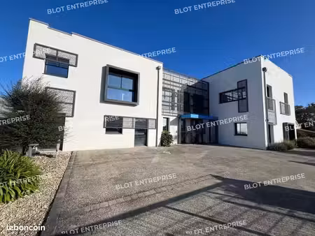 bureaux 320 m²
