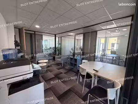 bureaux 352 m²