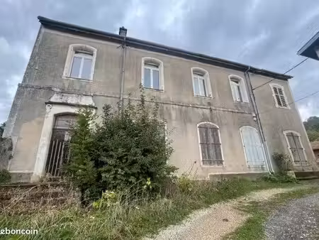 immeuble 24 pièces 660 m²