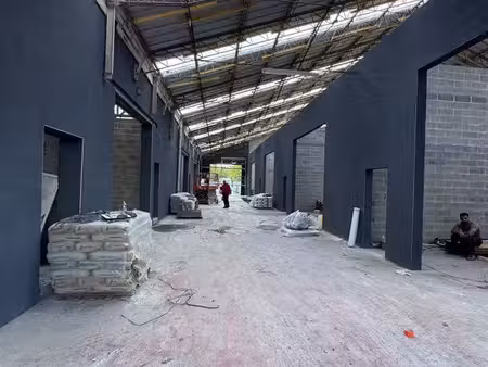 garage – dépôt – entrepôt – local de stockage 70 à 176 m² – dès 600