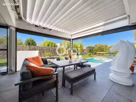 villa 5 pièces 217 m²