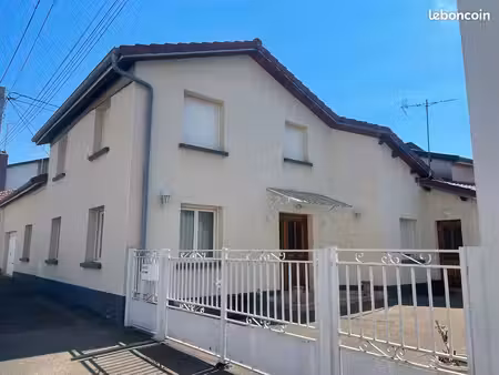 très belle maison de ville - centre-ville wassy