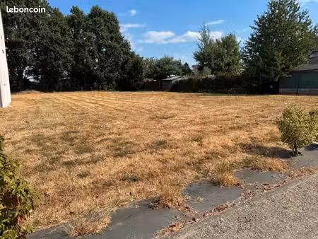 terrain 722 m² courbeveille