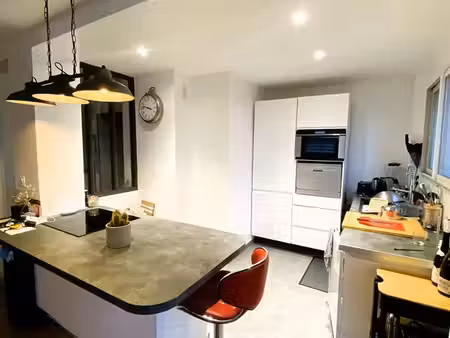 t2 de 44 m² avec terrasse  parking couvert et cave –rue de bretagne