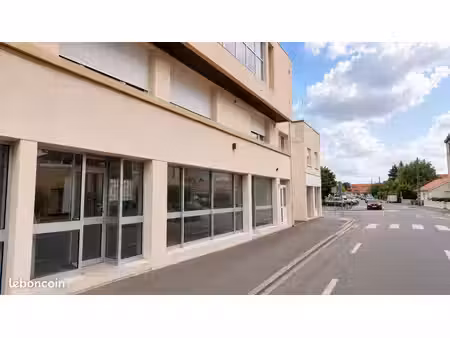 studio 27 m² entièrement rénové à louer