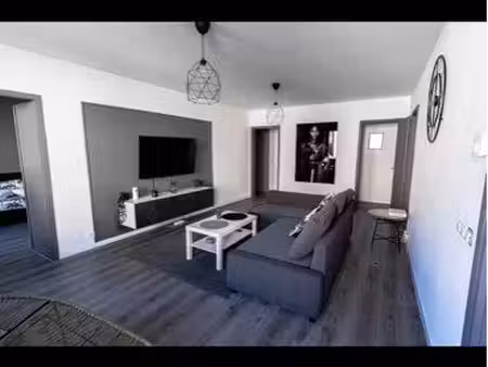 disponible grand appartement climatisé 105m2