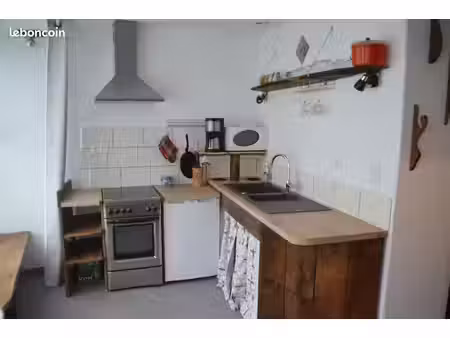 studio meublé eau électricité chauffage compris proche iscal reaumur buron