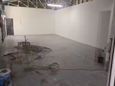 dépôt avec bureau