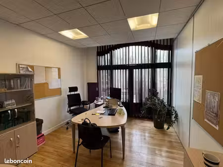bureau 570 m²