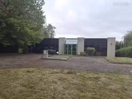 bureaux 230 m²