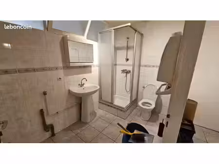 loue local commercial