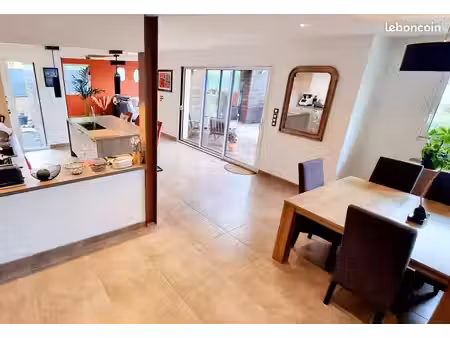 espace privatif en maison meublée (jardin & parking) – hardinvast / cherbourg – 600 tout c