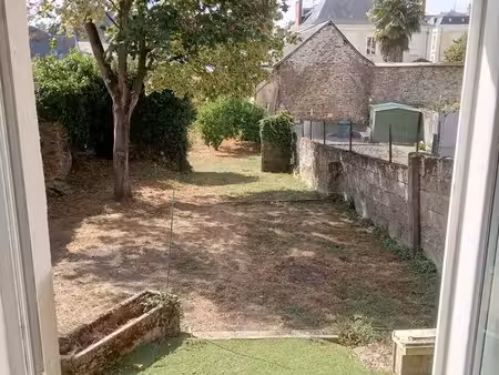 maisonnette avec terrain clos 250 m2