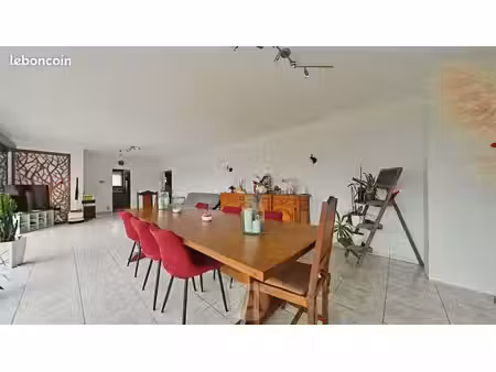 maison 8 pièces 199 m²