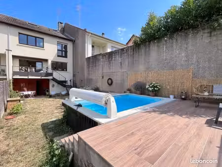 maison 6 pièces 140 m²