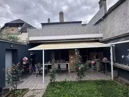 maison 297 m? - 3 logements - 8 chambres - terrasse - revenus locatifs - uckange prix: 310