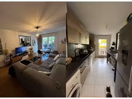 à louer – t2 de 52 m² avec terrasse  cave et parking sécurisé
