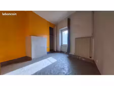 t1 + grange à réunir avec cour intérieur
