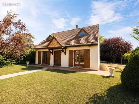 pavillon 6 pièces 105 m²