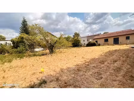 terrain centre de lezoux
