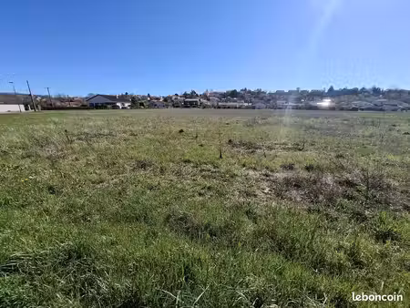 terrain à bâtir de 300 m² à perignat-sur-allier (63)