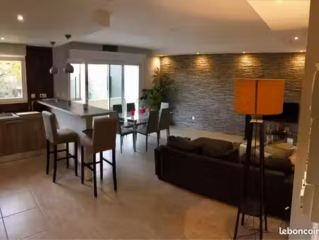 f2 50m2 terrasse  parking et garage