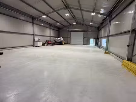 location de bâtiment 300m2