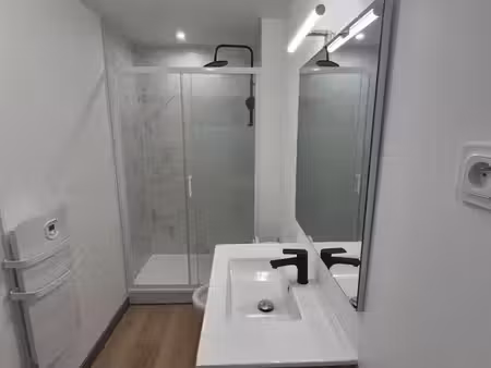 f2 de 43 m² rénové à neuf et isolé