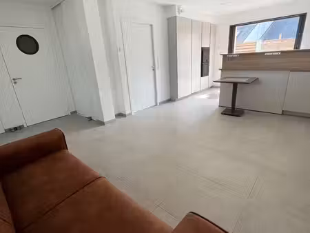 loue t1 rdc de 50 m2 à l'année sur larmor baden