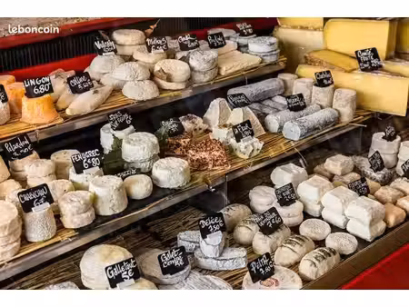 commerce ambulant de vente de fromages sur les marchés de plein air