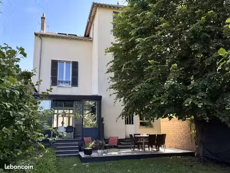 maison 8 pièces 180 m²