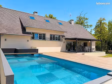 propriété 7 pièces 302 m²