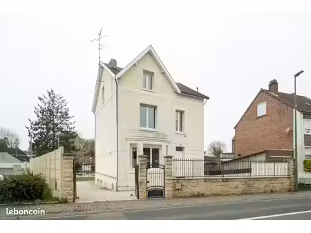 magnifique villa art déco avec piscine de 20 m de long