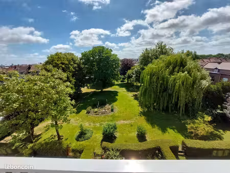 appartement t3 de 85 m² - centre-ville