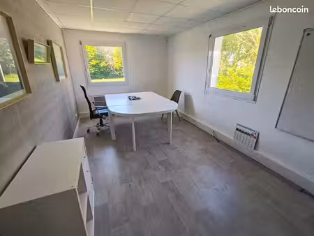 bureau fermé vannes sud  pibs verdure  stationnement facile