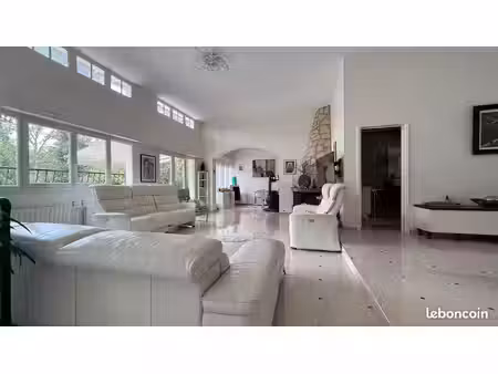 propriété 7 pièces 269 m²