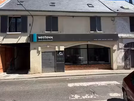 locale commercial ( acteuellement bureaux )