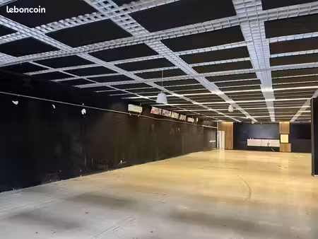 local commercial 1 200 m²