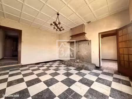 maison 9 pièces 162 m²
