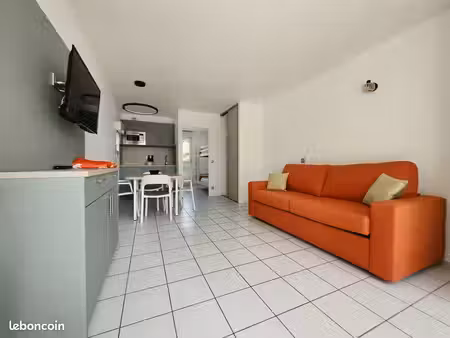 studio 1 pièce 28 m²